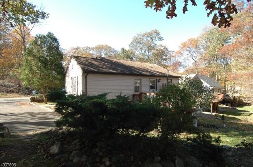 769 Brooklyn Mountain Rd, Hopatcong, NJ 07843-1700