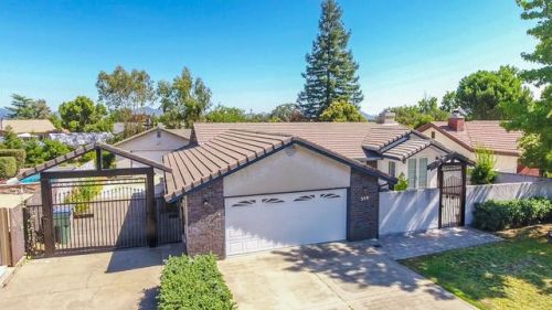 346 Woodhill Dr, Redding, CA 96003-2930