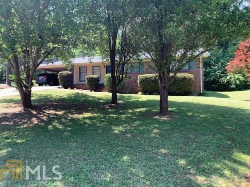102 Springwood Valley Rd, Stockbridge, GA 30281-3115