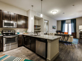 900 Matisse Dr, Fort Worth TX  76107-2391 exterior