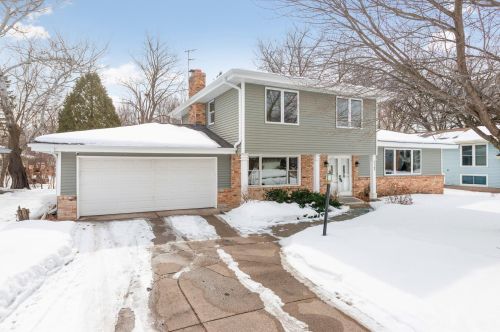 7149 Glenross Rd, Saint Paul, MN 55125-1656