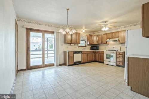 764 Walnut St, Hanover PA 17331-2051 exterior