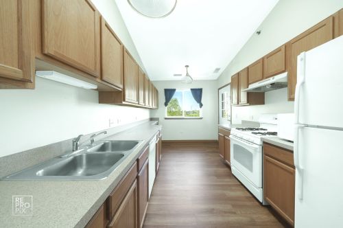 941 Swift Rd, Addison IL  60101-1606 exterior