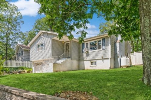 224 Carentan Rd, Hopatcong, NJ 07843-1801