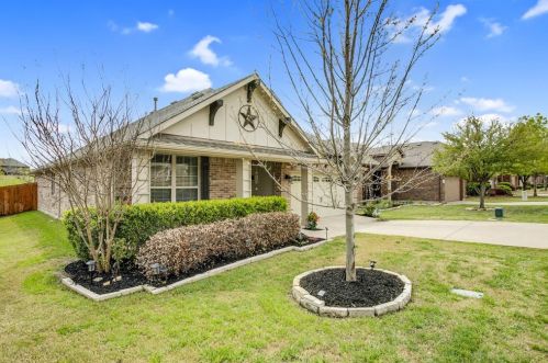 12724 Breckenridge Ct, Fort Worth, TX 76177-2710