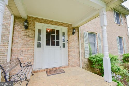 316 Tufts Ln, Falling Waters, WV 25419-7048