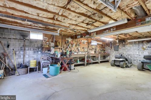 154 Amsterdam Rd, Lancaster PA  17603-9719 exterior