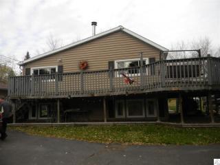 2164 Springvale Rd, Duluth, MN 55811-3157