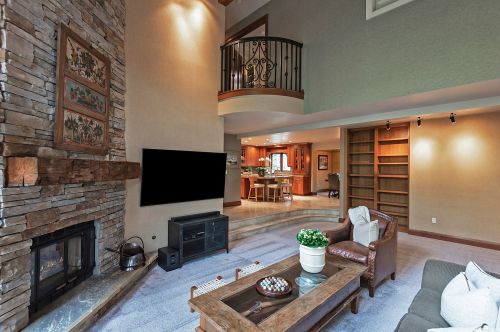 10188 Dimple Dell Ln, Sandy UT 84092-4505 exterior