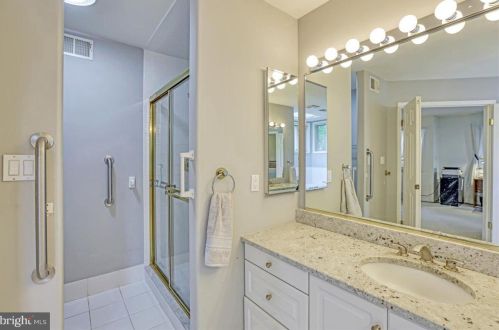 283 Sayre Dr, Princeton NJ  08540-5872 exterior