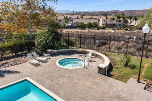 17876 Robusta Dr, Riverside CA  92503-7072 exterior