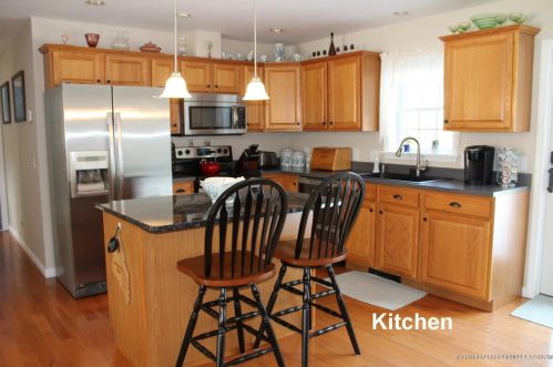 10 Brookside Ave, Livermore Falls, ME 04254-4122