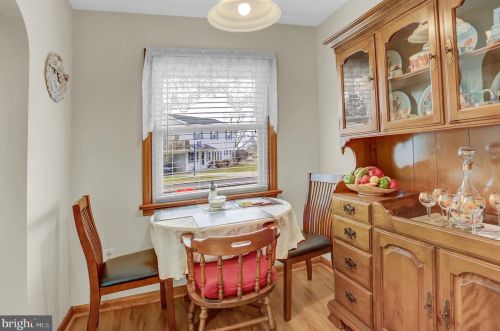 20 Lincoln Dr, Hanover PA 17331-4906 exterior