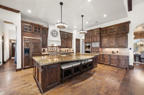 6300 Preferred Dr, Fort Worth TX  76179-8203 exterior