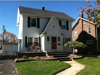 616 Grasser St, Toledo OH  43616-2772 exterior