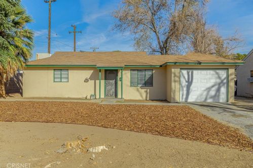 1227 Lumber St, Lancaster, CA 93534-2925