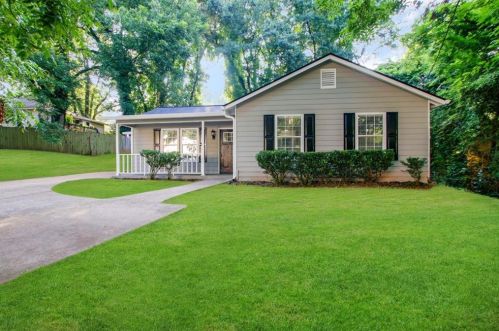 3242 College St, Atlanta GA  30337-1124 exterior