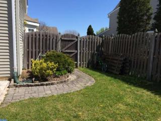 13 Leighton Dr, Mount Laurel NJ  08054-6413 exterior