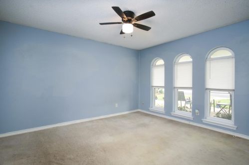 2702 Peach Tree Dr, Carrollton TX 75006-4735 exterior