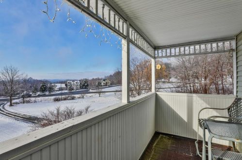 24 Nolls Farm Rd, Auburn, NH 03032-3334