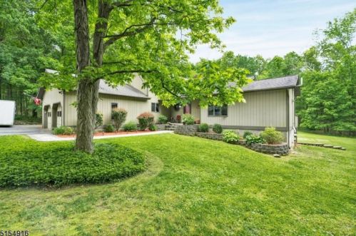 42 Fredonia Rd, Fredon, NJ 07860-5202