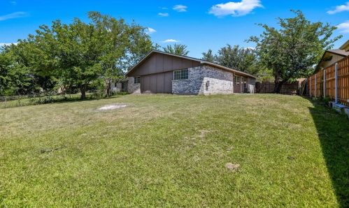 2915 Rayswood Dr, Carrollton TX 75007-5753 exterior