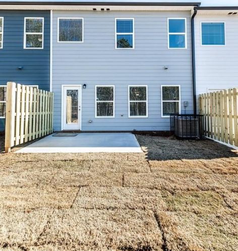4964 Lower Elm St, Atlanta GA  30349-1688 exterior