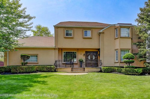 9 Ponderosa Ln, Old Bridge, NJ 08857-3333