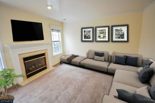 10 Cooper Ln, Millington, NJ 07946-1368