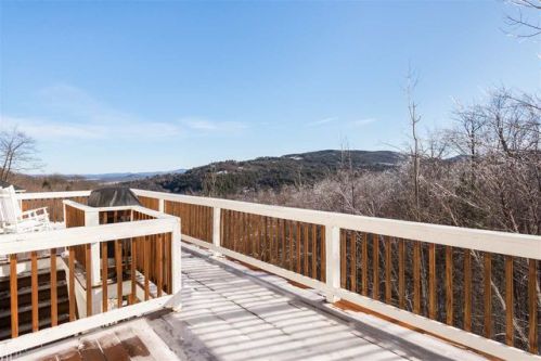 23 Ryswick St, Laconia, NH 03249-7453