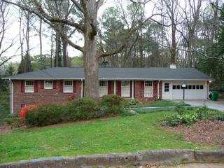 2499 Williamswood Ct, Decatur, GA 30033-2816
