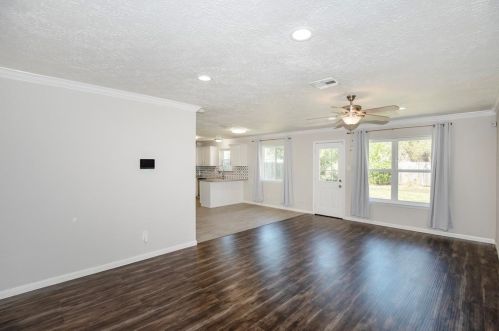 2212 Mockingbird Ln, Morgans Point TX 77571-2542 exterior