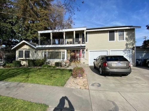 211 2nd St, Ripon, CA 95366-2711