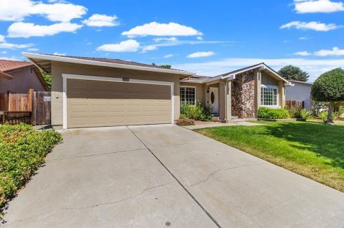 4400 Calle De Farrar, San Jose, CA 95118-1909