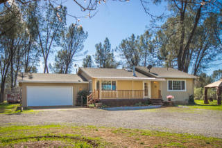 15957 Cloverdale Rd, Anderson, CA 96007-8255
