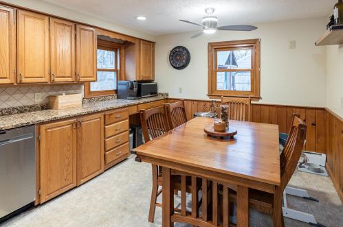 9 Country Side Dr, Nashua NH  03062-1161 exterior