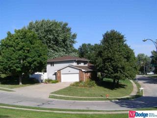 1628 Peterson Dr, Omaha, NE 68130-1439