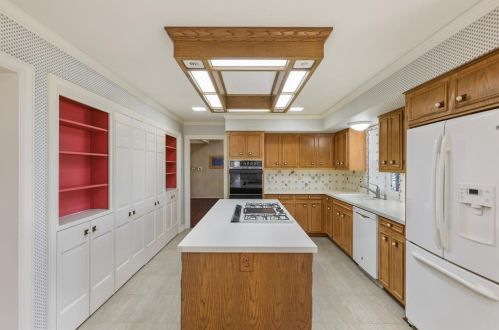 3819 Cabeza De Vaca Cir, Irving TX  75062-3841 exterior