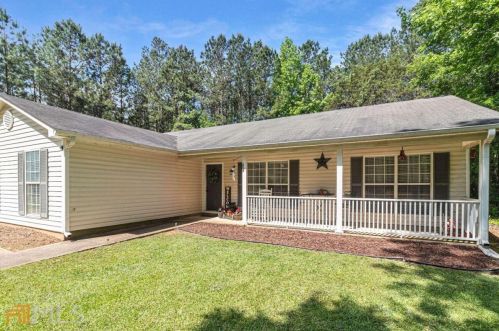 215 Indian Springs Dr, Locust Grove, GA 30248-4549