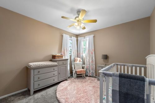 911 Cumberland Ct, Carol Stream IL  60188-9070 exterior