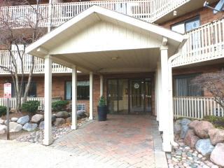 1700 Wedgewood Dr, Gurnee IL  60031-1274 exterior