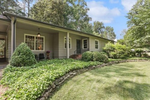 272 Woodland Dr, Marietta, GA 30064-3510