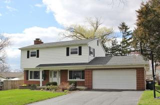 218 Valley Dr, Third Lake, IL 60046