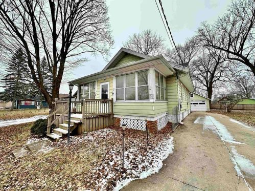 206 Victory St, Rockford, IL 61101-5050