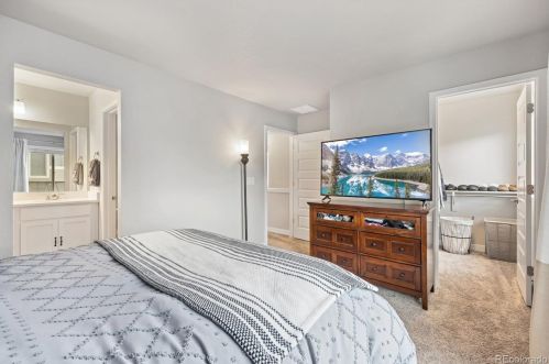 2418 Troy Ct, Aurora CO 80011-6641 exterior