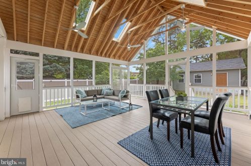 821 Bonifant St, Silver Spring MD 20910-5530 exterior