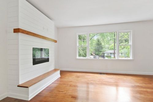 1678 Bridgeport Dr, Atlanta GA  30318-3332 exterior