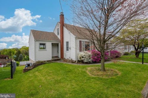 8125 Spruce Dr, Harrisburg, PA 17111-5508