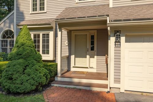 55 Peninsula Dr, Stratham, NH 03885-2338