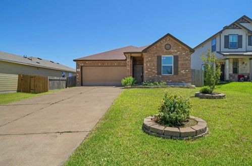 500 New Bridge Dr, Uhland, TX 78640-6346